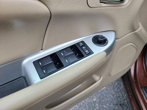 Used 2013 Chrysler 200 Limited image 18