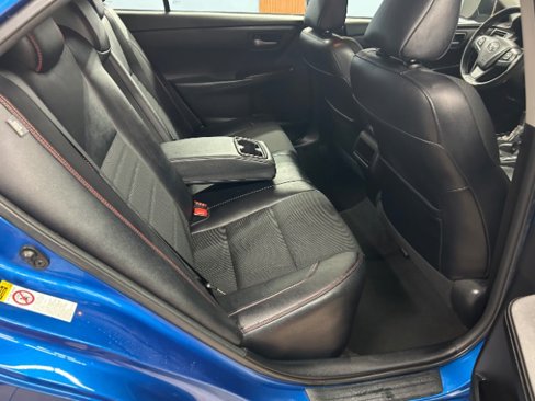 Used 2017 Toyota Camry SE image 11