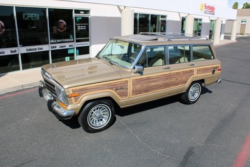 Used 1990 Jeep Grand Wagoneer image 12