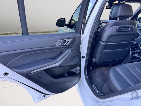 Used 2022 BMW X5 xDrive40i w/ M Sport Package image 28