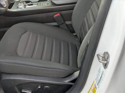 Used 2020 Ford Fusion SE image 16