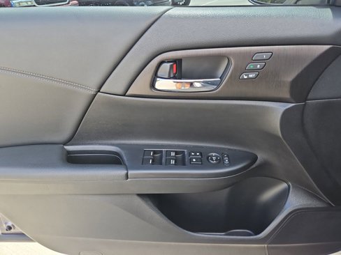 Used 2015 Honda Accord EX-L image 16