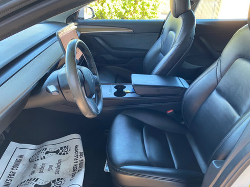 Used 2022 Tesla Model 3 image 23