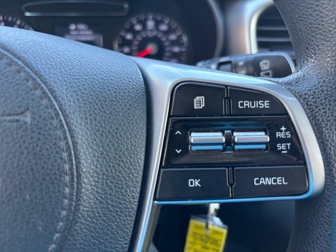 Used 2019 Kia Sorento LX image 31