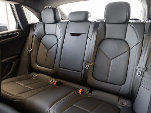 Certified 2021 Porsche Macan image 24