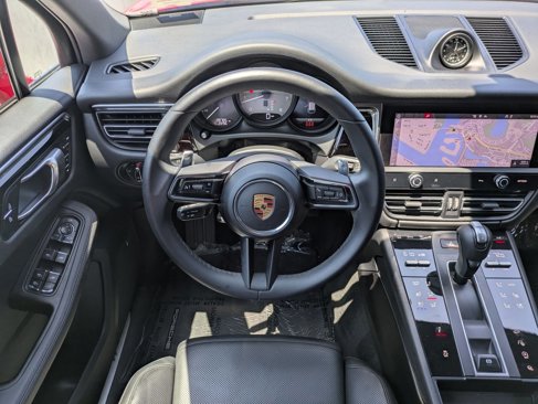 Certified 2022 Porsche Macan S image 16