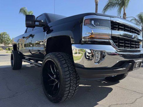 Used 2018 Chevrolet Silverado 1500 LT w/ All Star Edition image 10