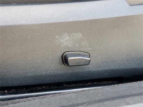 Used 2013 Chrysler 200 S image 10
