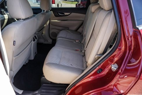 Used 2019 Nissan Rogue SV w/ Premium Package image 17