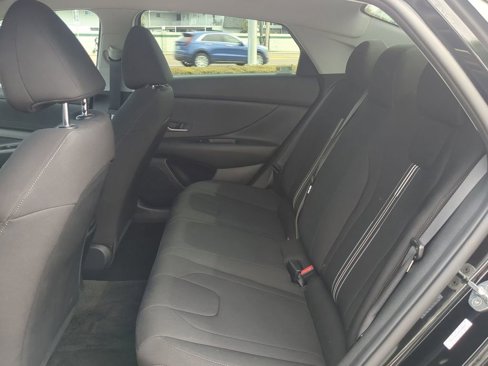 Certified 2022 Hyundai Elantra SEL image 12