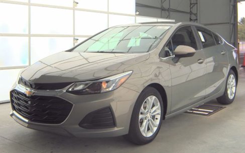 Used 2019 Chevrolet Cruze LT w/ Convenience Package image 1
