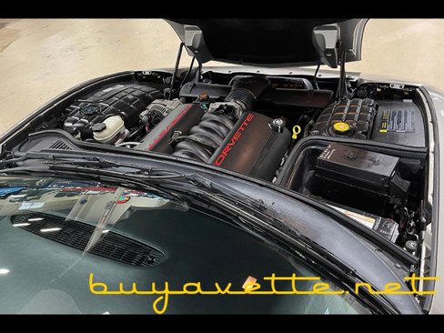 Used 2001 Chevrolet Corvette Coupe w/ Preferred Equipment Group2 image 26