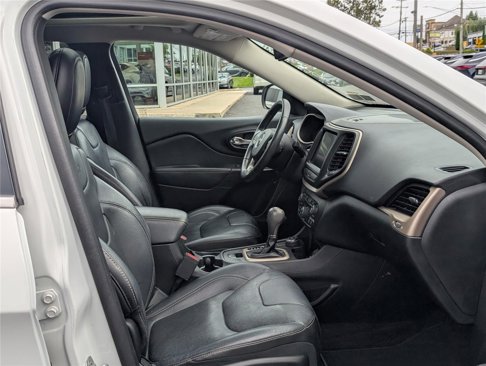 Used 2016 Jeep Cherokee Limited w/ Luxury Group image 9