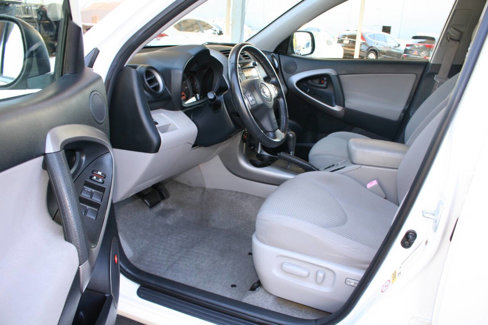 Used 2008 Toyota RAV4 Limited image 13