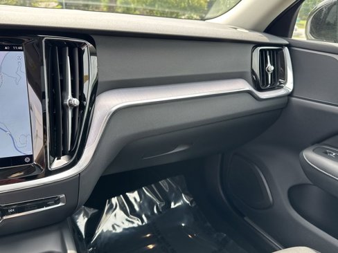 Certified 2024 Volvo S60 B5 Core image 27