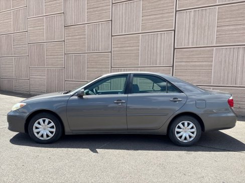 Used 2006 Toyota Camry LE image 2