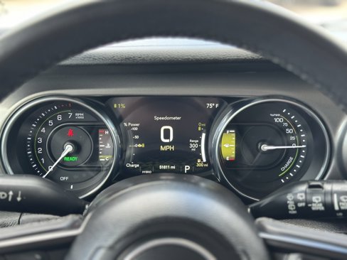 Used 2023 Jeep Wrangler Unlimited image 14