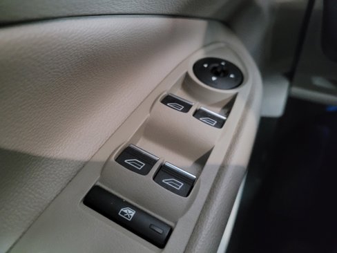 Used 2017 Ford Escape Titanium image 27