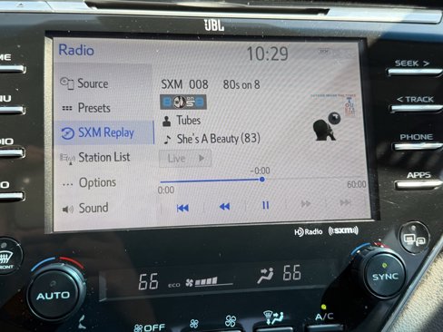 Used 2018 Toyota Camry XSE image 9