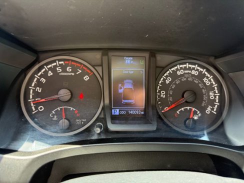 Used 2020 Toyota Tacoma SR image 13