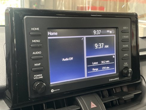 Used 2021 Toyota RAV4 LE image 9
