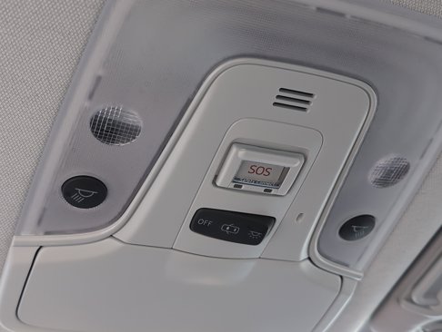 Used 2021 Toyota Prius L Eco image 17