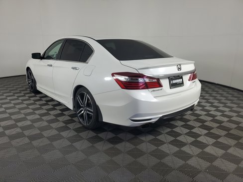 Used 2016 Honda Accord Sport image 6