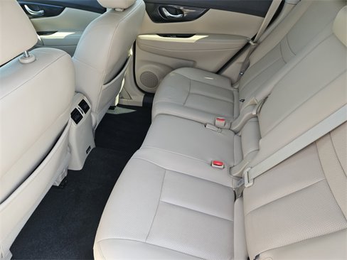 Used 2020 Nissan Rogue SL w/ Premium Package image 29