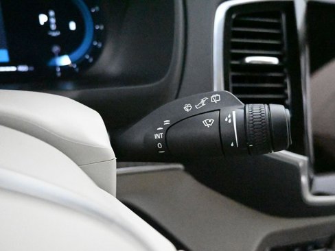 Certified 2024 Volvo XC90 B6 Ultimate w/ Protection Package Premier image 18