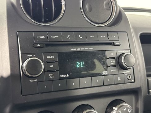 Used 2016 Jeep Patriot Latitude image 21
