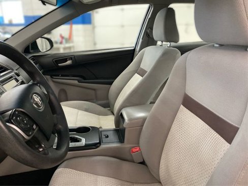 Used 2012 Toyota Camry LE image 8