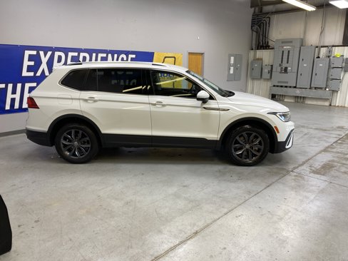 Used 2024 Volkswagen Tiguan SE image 8
