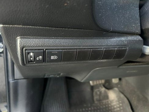 Used 2021 Toyota Corolla LE image 17