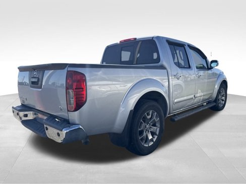 Used 2019 Nissan Frontier SL image 4