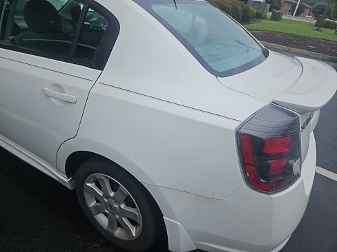 Used 2010 Nissan Sentra 2.0 SR image 2