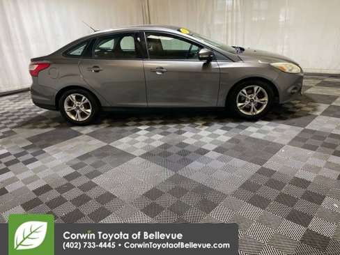 Used 2014 Ford Focus SE w/ SE Winter Package image 9