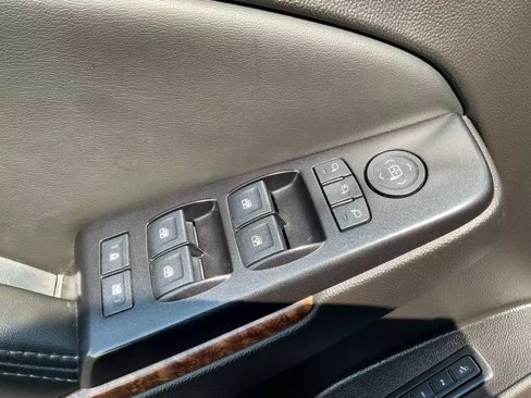 Used 2016 Chevrolet Suburban LTZ image 26