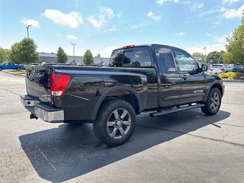 Used 2015 Nissan Titan SV w/ SV Value Truck Package image 3