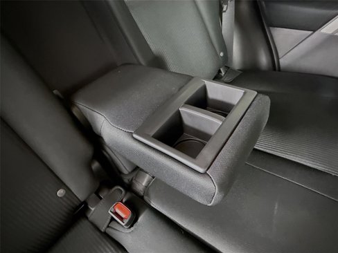 Used 2018 Toyota RAV4 LE image 39