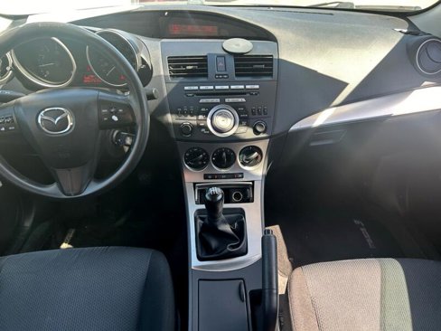 Used 2010 MAZDA MAZDA3 i Touring image 11