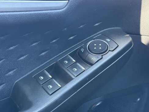 Used 2020 Ford Escape SE image 7