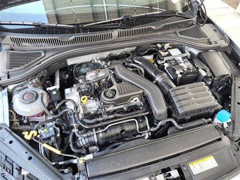 Used 2025 Volkswagen Jetta SE image 21