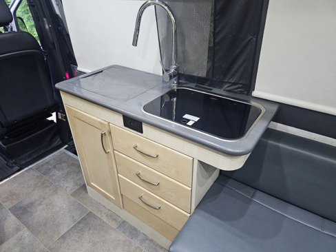 Used 2019 Mercedes-Benz Sprinter 2500 image 25