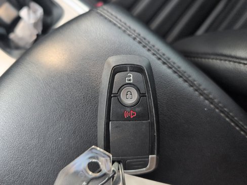 Used 2023 Ford Edge SEL image 26