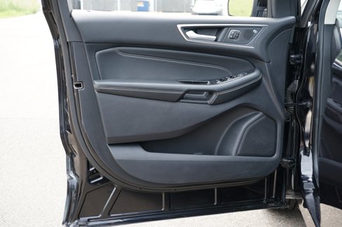 Used 2019 Ford Edge Titanium image 14