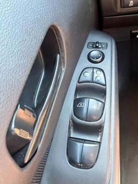 Used 2021 Nissan Kicks S image 17