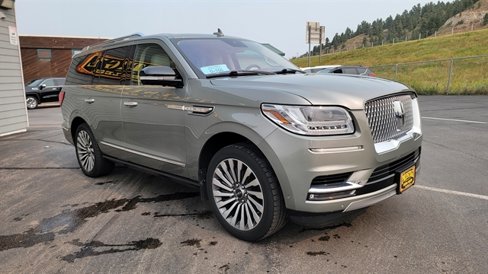 Used 2019 Lincoln Navigator Reserve image 3
