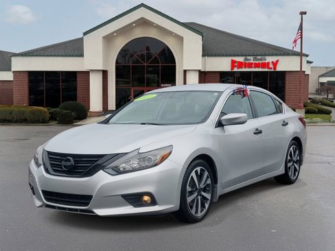 Used 2017 Nissan Altima 2.5 SR image 2