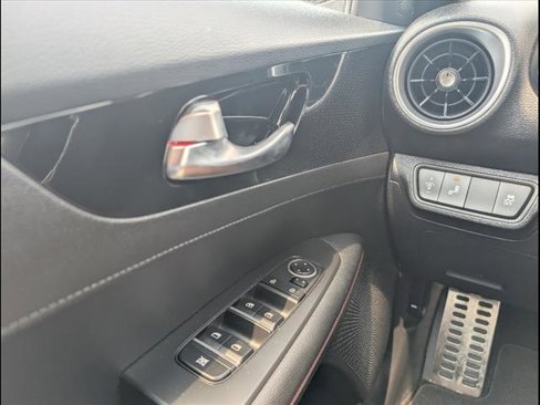 Used 2024 Kia Forte GT image 23