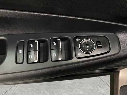 Used 2020 Hyundai Santa Fe SE image 28